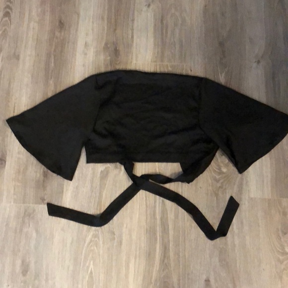 Missguided cropped black wrap - Picture 2 of 2